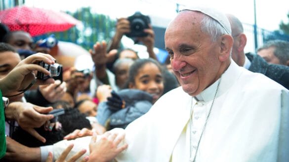 Internado no Policlínico Gemelli, Papa Francisco tem "quadro clínico complexo"