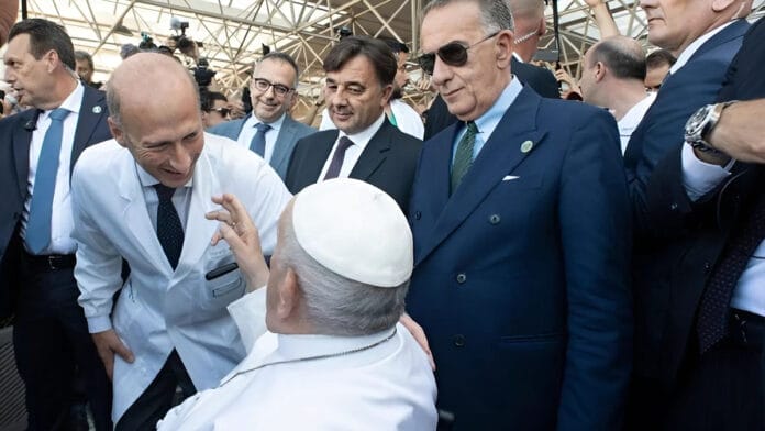 Médico relata os últimos momentos do Papa Francisco