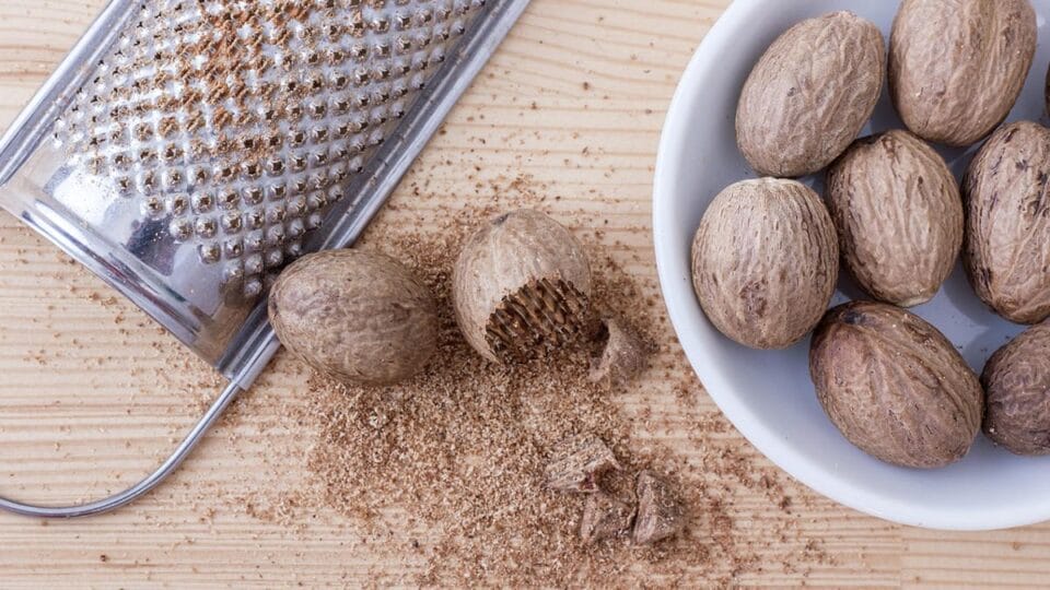 Noz-moscada: origem, usos e benefícios