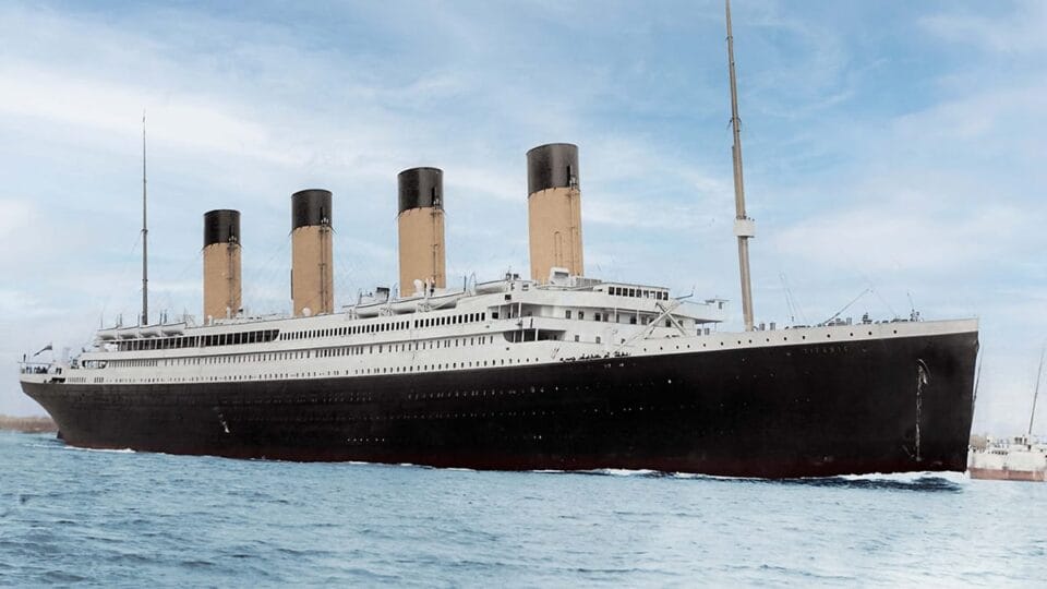 Titanic afundava há 113 anos
