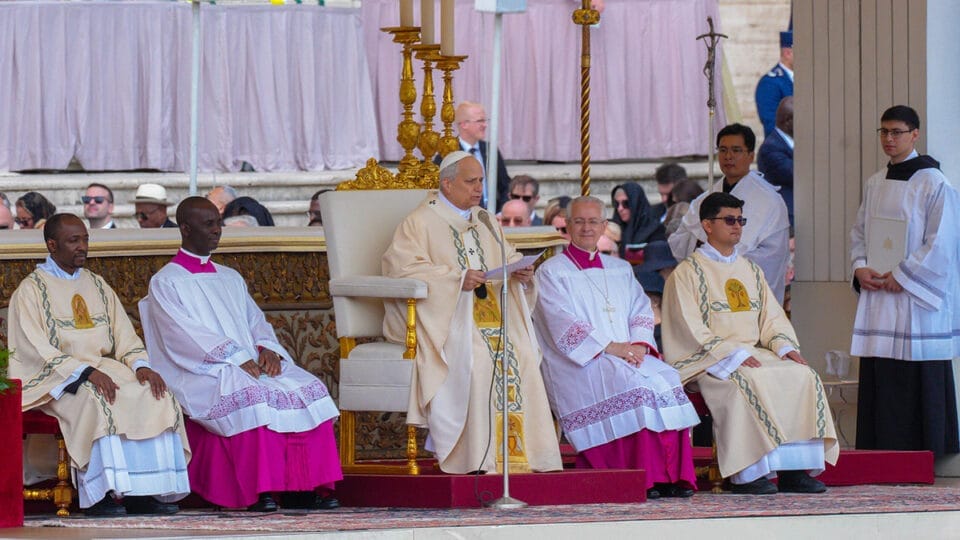 Conheça todos os papas de nome Leão