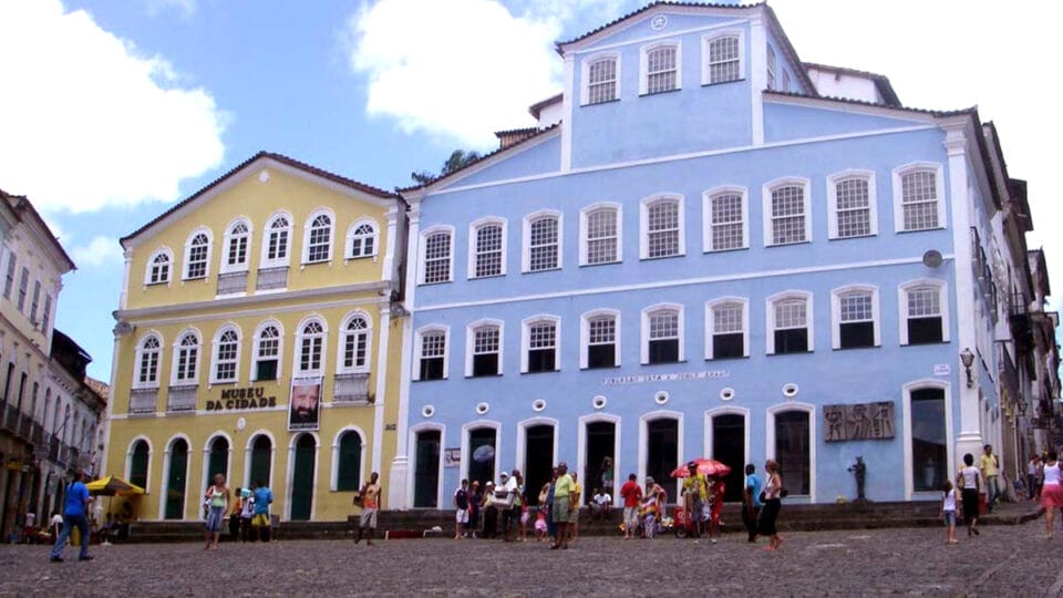 Troca de livros na Literária Internacional do Pelourinho (Flipelô)